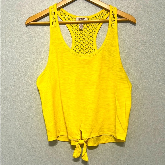 Arizona Jean Company Tops - Arizona Jean Company Yellow Sleeveless Crop‎ Tank Top